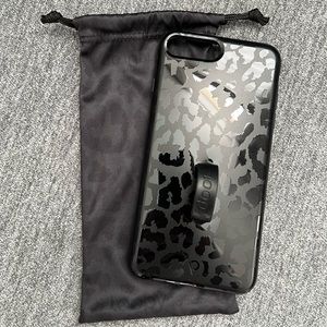 iPhone 8 Plus Loopy Case - Black Leopard